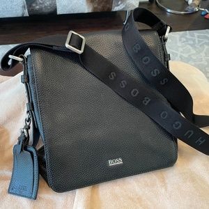 Hugo Boss Pebble Leather Messenger